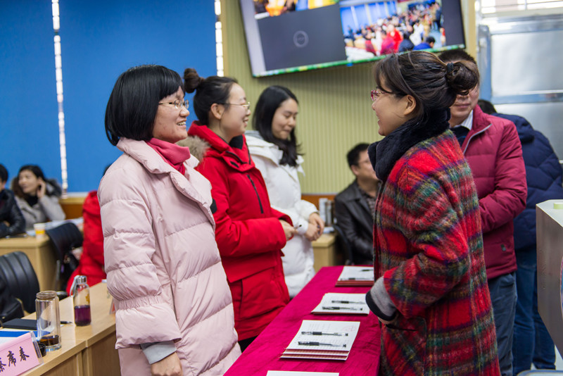 签订师徒合同 .jpg