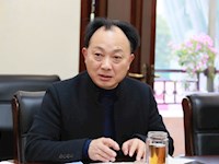 学校召开党务工作者专题会议