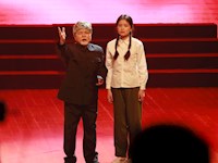 党员教师  处处放光彩 -----参加“纪念五四运动100周年”主题团日活动