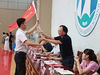 童心向党 青春起航—我校举行“六一”表彰暨少先队离队建团仪式